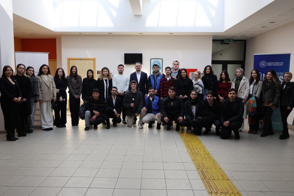 Dr. Enes Eminoğlu, Kocaeli Üniversitesi’nde Gençlere Seslendi: “Her Zaman Yanınızdayız”-Radyo Ki