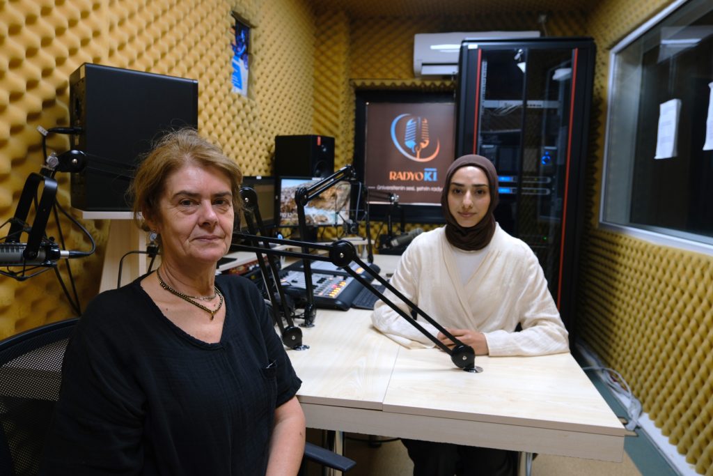 Dijital Maskelerin Ardındaki Tehlike: İtiraf Sayfaları Ve Siber Zorbalık- Radyo Ki